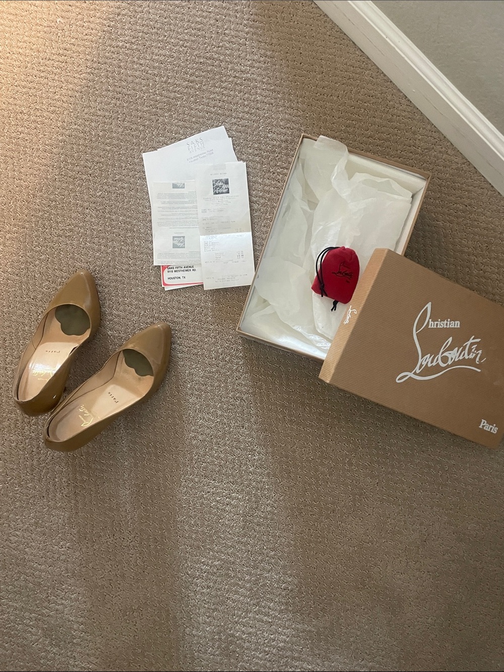 Christian Louboutin Women’s décolleté camel Patent Leather pumps